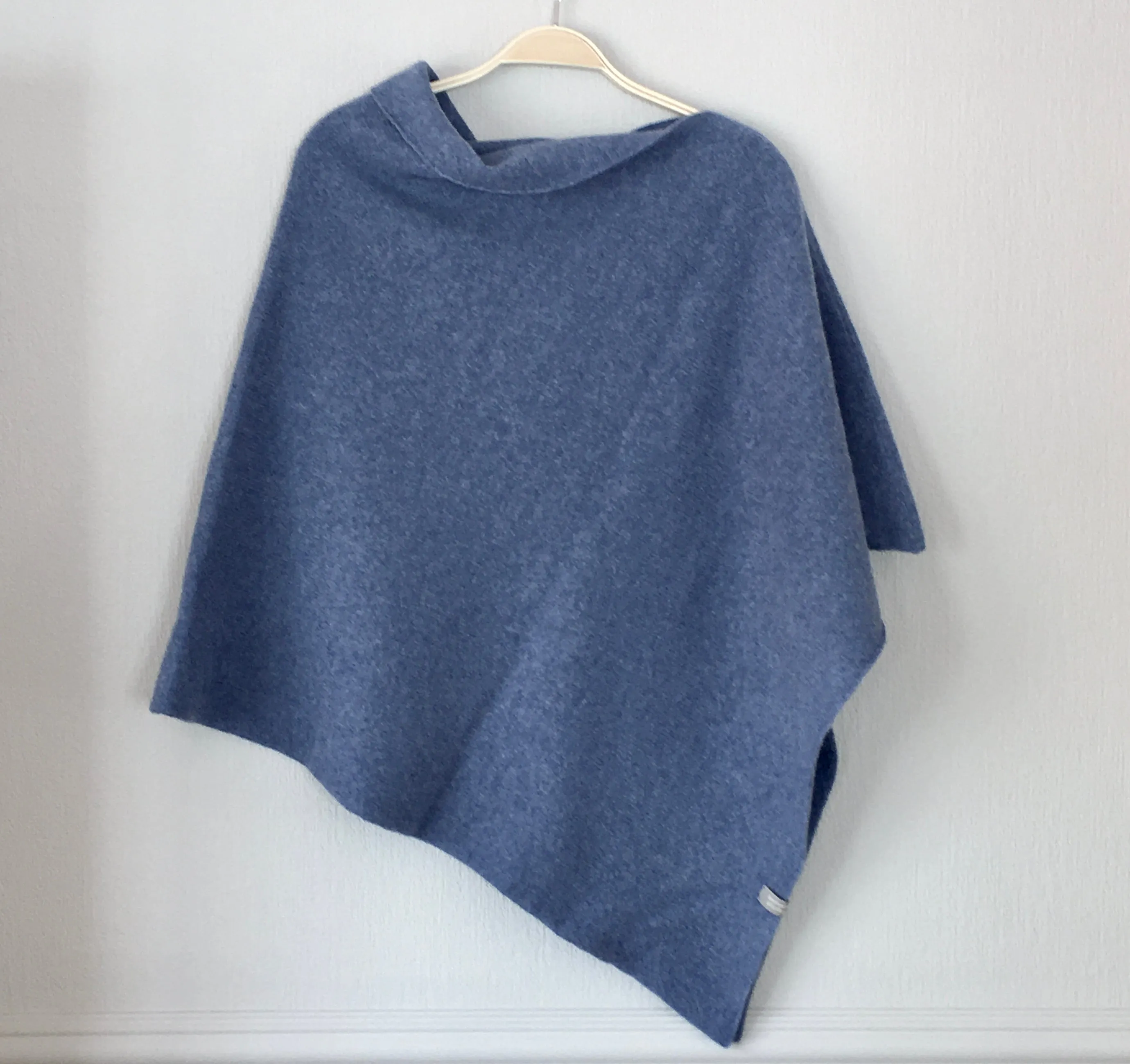 Poncho Soft Merino Lambswool Jeans Blue